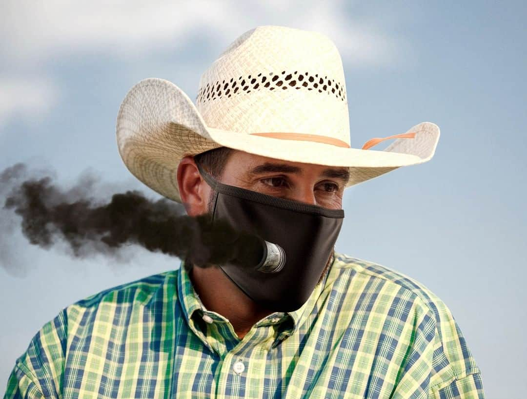 ジ・オニオンさんのインスタグラム写真 - (ジ・オニオンInstagram)「Texan Man Outfits Face Mask With Exhaust Pipe To Roll Coal」7月10日 5時56分 - theonion