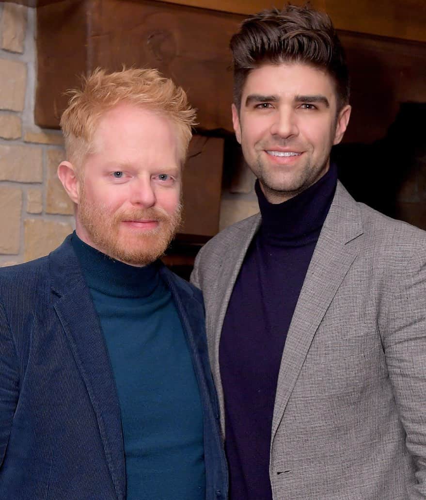 Just Jaredさんのインスタグラム写真 - (Just JaredInstagram)「Congrats to @jessetyler and @justinmikita - they’re parents!!! They welcomed their first child Beckett Mercer. Tap this pic in the LINK IN BIO for their statement and details.  #JesseTylerFerguson #JustinMikita Photo: Getty」7月10日 6時12分 - justjared