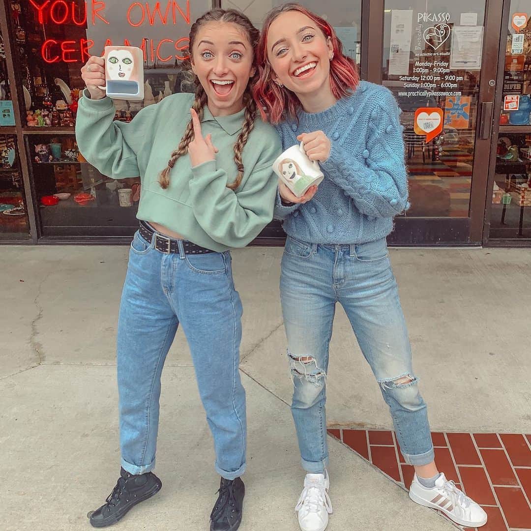 Brooklyn and Baileyさんのインスタグラム写真 - (Brooklyn and BaileyInstagram)「#ad Before Covid, we found Practically Pikasso through @GoogleMaps and painted these REALLY good self portrait mugs (we have the artistic abilities of first graders lol) Whose mug is better?? Now, during Rona we love being able to spend the weekend supporting local businesses while staying home and safe! Show some love to your favorite hangouts by searching “support local businesses” on Google!」7月10日 6時27分 - brooklynandbailey