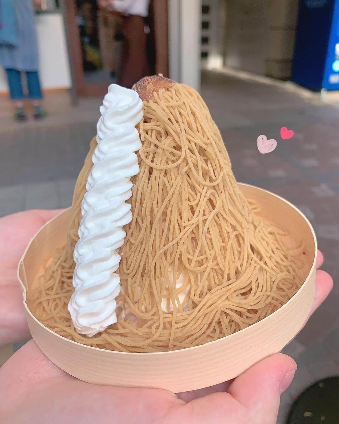 夏川愛実のインスタグラム：「﻿ ﻿ テイクアウト栗りんさん🌰💗﻿ モンブラン最強（ ; ; ）💓﻿ ﻿ これは中がソフトクリームなんだけど﻿ お団子バージョンも食べてみたい！🍡﻿ ﻿ #大須#大須カフェ#くりん#栗りん#モンブラン﻿ #和栗#栗#和栗モンブラン専門店#和栗スイーツ﻿ #和スイーツ#和カフェ#名古屋カフェ#大須食べ歩き﻿ ﻿」