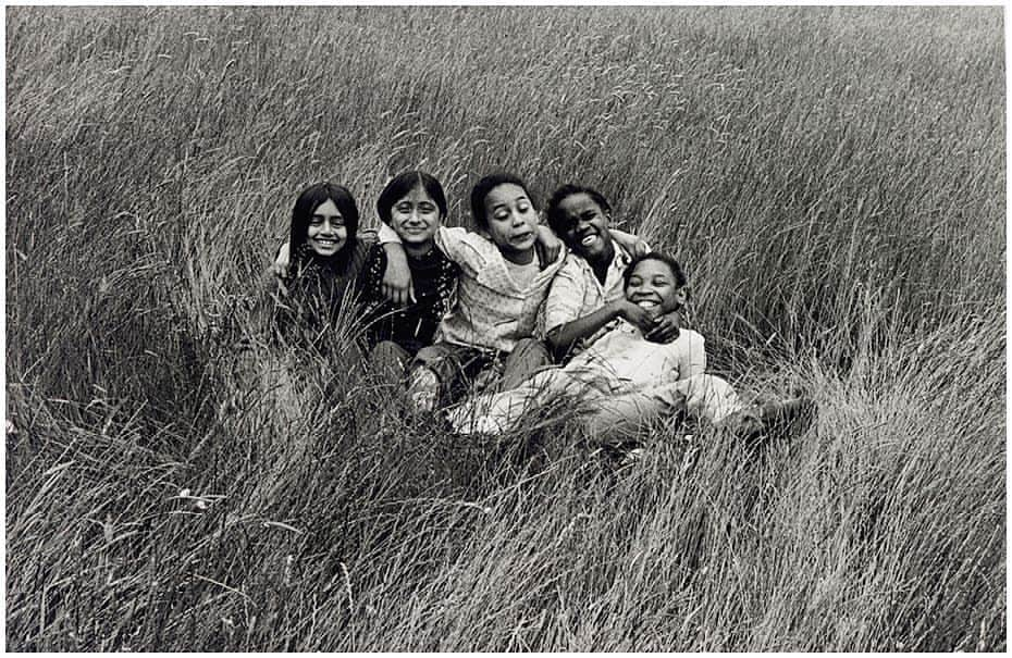 カインドネスさんのインスタグラム写真 - (カインドネスInstagram)「Happy 69th birthday Vanley Burke - known as the 'Godfather of Black British photography'. This is one of my favourite images of his. Would make a beautiful album sleeve ❤️ #vanleyburke」7月9日 22時07分 - kindnessmusic