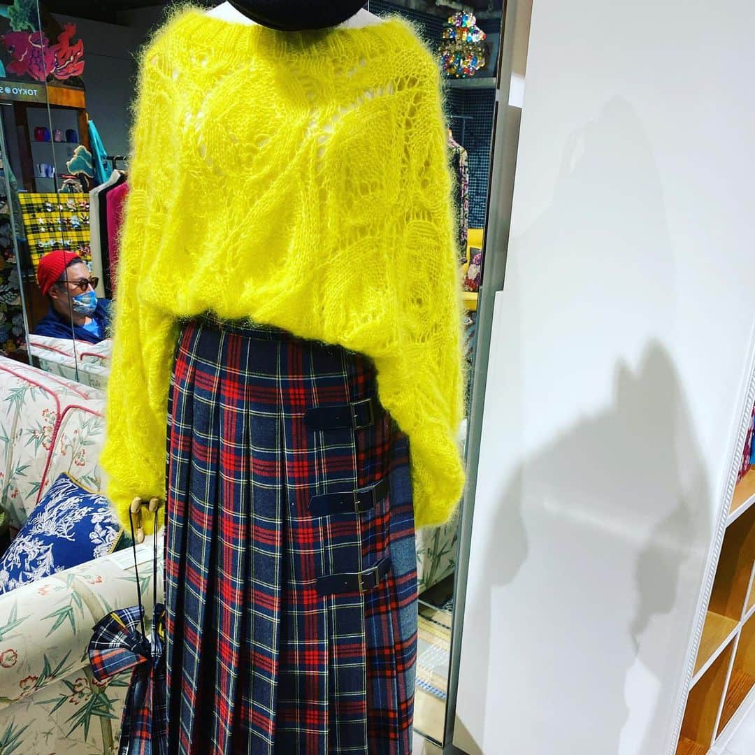 軍地彩弓さんのインスタグラム写真 - (軍地彩弓Instagram)「はあん、可愛かったなあー。 @keitamaruyama_official の2020-2021AW コレクション。 やっぱりファッションが好き。 ファッションを作る人が好き。 そこに集まる人が好き。 外は雨だけど、展示会でみんなとわちゃわちゃする時間がたまらなく愛おしい。 敬太さんが作る服は、愛に溢れてるなあ。 愛は服からも伝わるもの。 大好き❤  #keitamaruyama  #fashion #2020aw #collection @keitamaruyama」7月9日 22時10分 - sayumi7