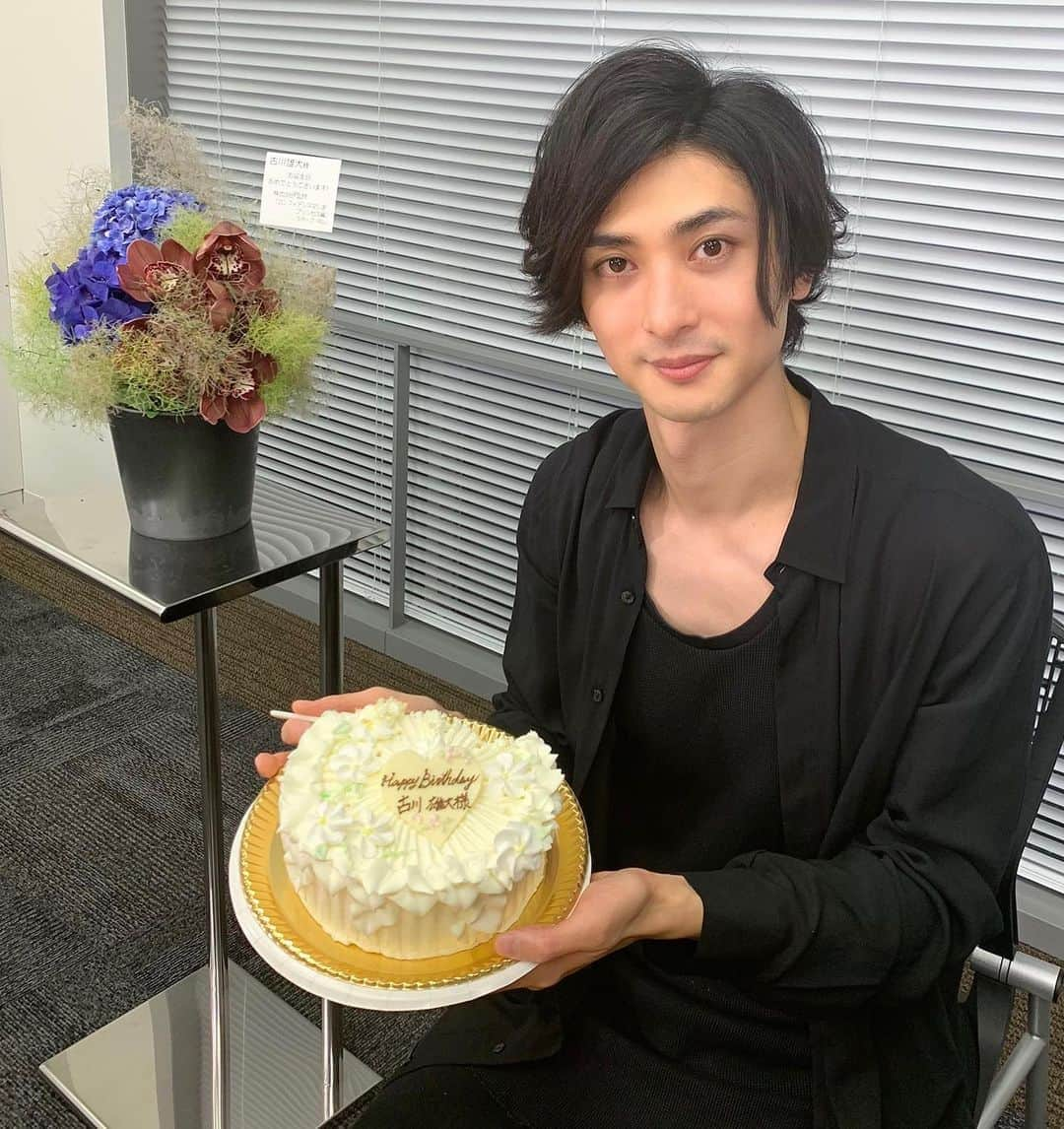 古川雄大さんのインスタグラム写真 - (古川雄大Instagram)「本日、誕生日を迎えました！ そして、ファンクラブ内で初の生配信させていただきました！ 皆様のおかげで素敵な誕生日を過ごすことができました。 ありがとうございました^_^」7月9日 22時11分 - yuta_furukawa_official