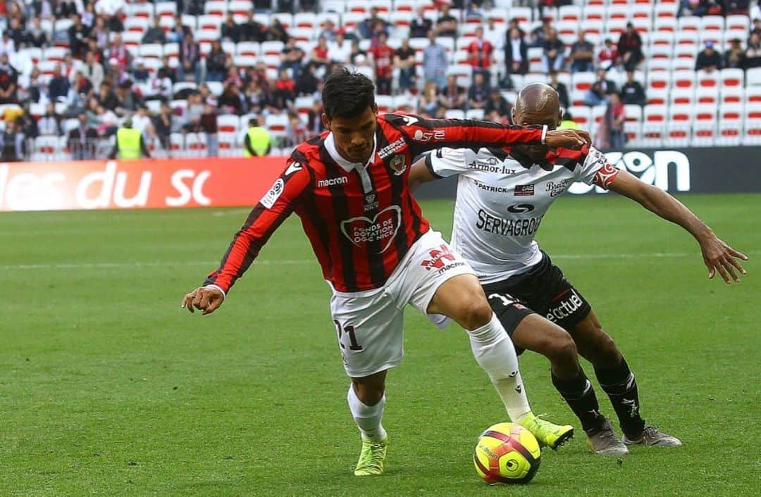 ダニーロ・バルボサさんのインスタグラム写真 - (ダニーロ・バルボサInstagram)「116 anos de uma história gloriosa. Que honra fazer parte do @ogcnice. 🙏  116 ans d'une histoire glorieuse. Quel honneur de faire partie de @ogcnice. 🙏」7月9日 22時21分 - danilo21