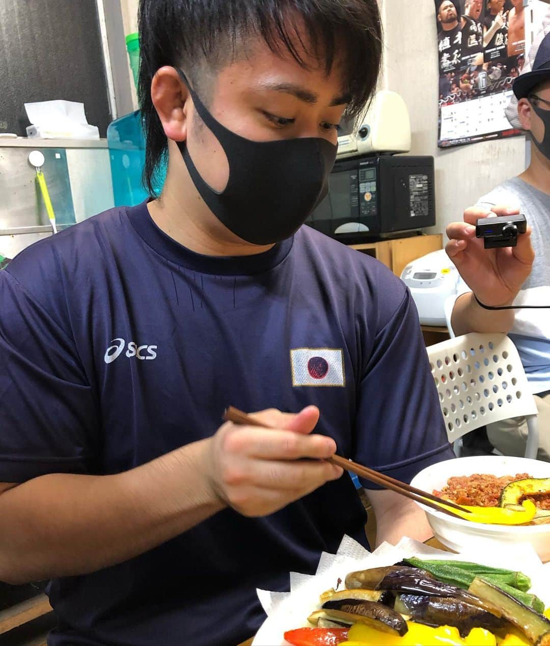 兵頭彰さんのインスタグラム写真 - (兵頭彰Instagram)「#大日道場飯 ご視聴ありがとうございました❗️ テーマは「夏」🍉🏖  本日は佐藤シェフに ・夏野菜のキーマカレー🍛 ・メロンのアイスのせ🍈🍨 をこしらえていただきました✨  来週のテーマは「夏」パート2 お楽しみに✨  #bjw  #大日本プロレス」7月9日 22時16分 - hyodo_bjw