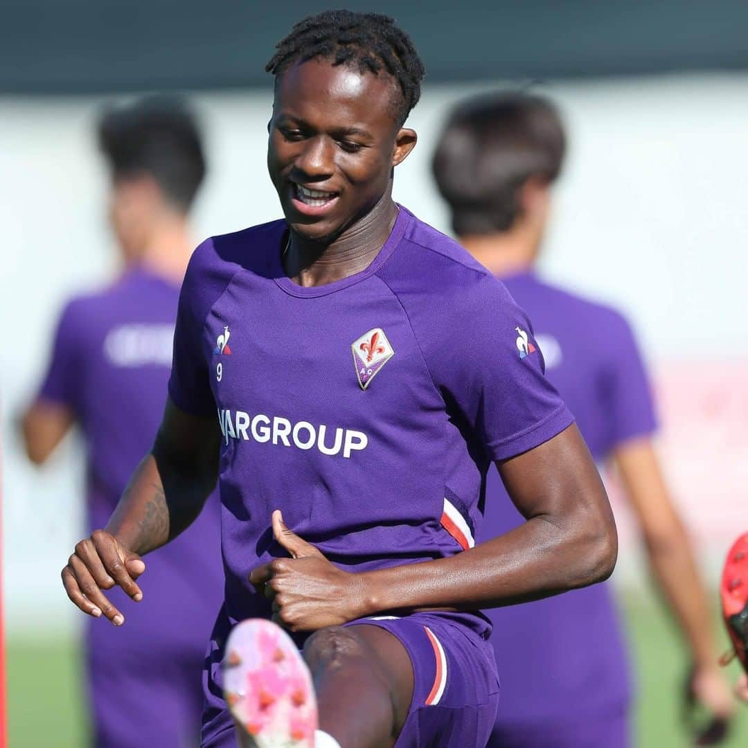 ACFフィオレンティーナさんのインスタグラム写真 - (ACFフィオレンティーナInstagram)「Training 👊📸  #ForzaViola 💜 #Fiorentina #ACFFiorentina #Castrovilli #Ceccherini #Kouame #Pulgar」7月9日 22時23分 - acffiorentina