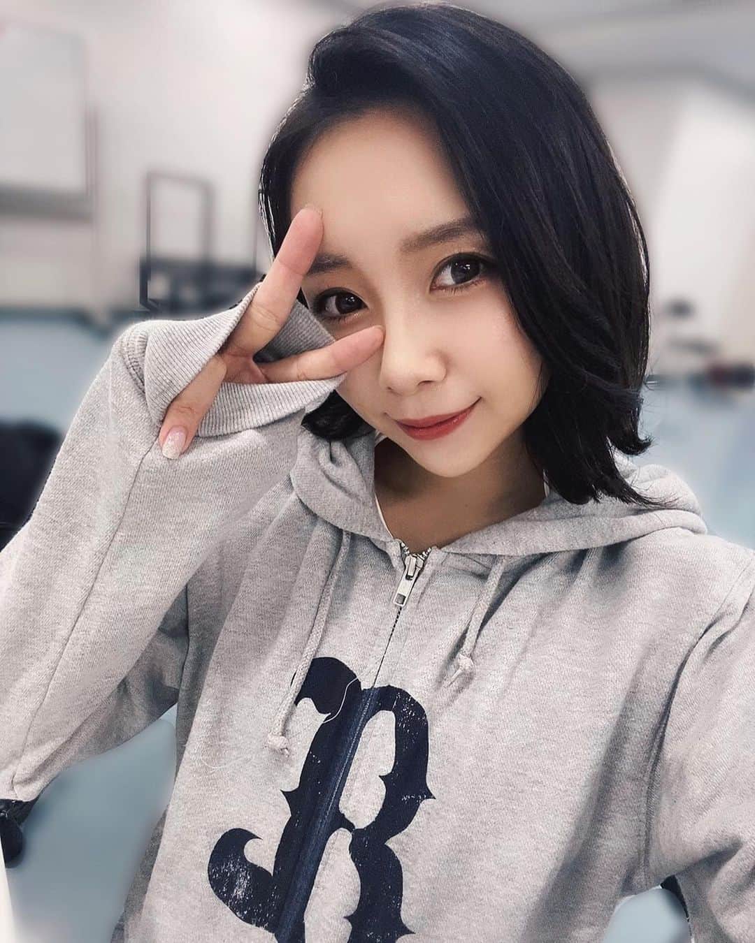 MIYUのインスタグラム：「﻿ ﻿ ﻿ ﻿ ﻿ 明日からいよいよ﻿ 有観客での試合です😊⚾️👏🏻🔥﻿ ﻿ ﻿ ﻿ ﻿ 私たちBsGirlsも﻿ 14人でパフォーマンスさせて頂きます♩﻿ ﻿ ﻿ ﻿ 球団公式ホームページに﻿ ご来場されるファンの皆様への﻿ お願いが掲載されています🙏🏻✨﻿ ﻿ ﻿ ﻿ 大好きな野球を楽しんで頂けるよう﻿ 皆さまのご理解、ご協力の方﻿ 宜しくお願い致します！！﻿ ﻿ ﻿ ﻿ それではまた明日です♩﻿ ﻿ ﻿ ﻿ よろしくお願いします😆♥️﻿ ﻿ ﻿ ﻿ #オリックス #Bs2020 #BsGirls #オリ姫﻿ #野球 #プロ野球 #オリックスバファローズ #超革新系﻿ #野球女子　#野球好き　#野球好きな人と繋がりたい﻿ #有観客　#球場　#観戦　#京セラドーム大阪﻿ #baseball #ORIX #Buffaloes #BINNOVATION﻿ #MIYU #miyu_337  #🐼 ﻿ ﻿ ﻿」