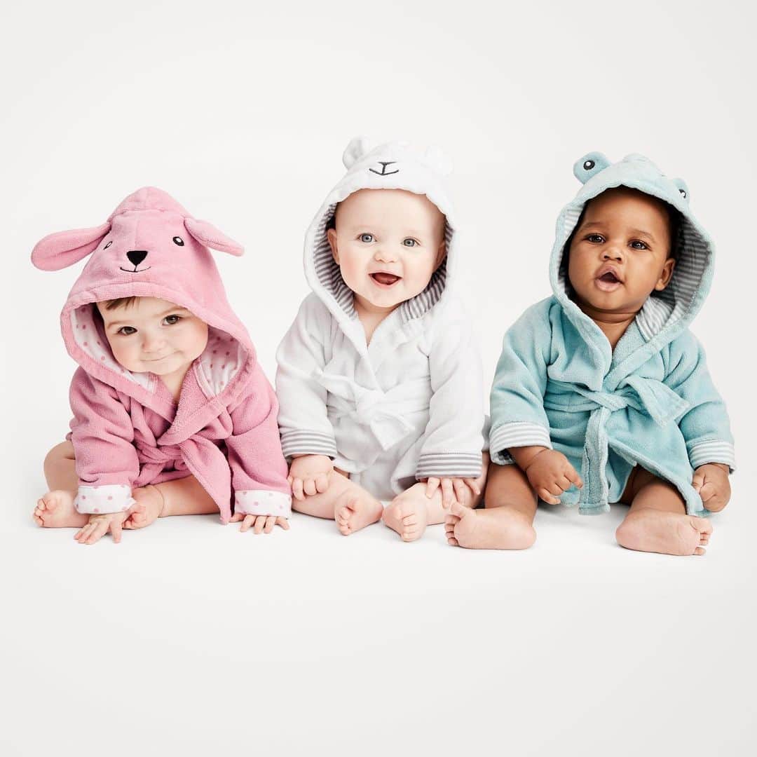 カーターズさんのインスタグラム写真 - (カーターズInstagram)「Babies in robes = 🥰! ALL NEW and made for your newest addition! 🛁🧼💛 #babiesinrobes #lovecarters」7月9日 22時35分 - carters