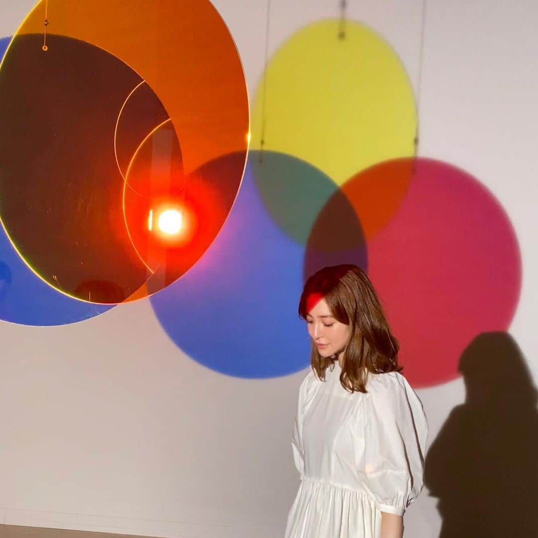 野崎萌香さんのインスタグラム写真 - (野崎萌香Instagram)「Olafur Eliasson🟡🟠🔵🔴  ときに川は橋となる🌈  #olafureliasson」7月9日 22時36分 - moeka_nozaki