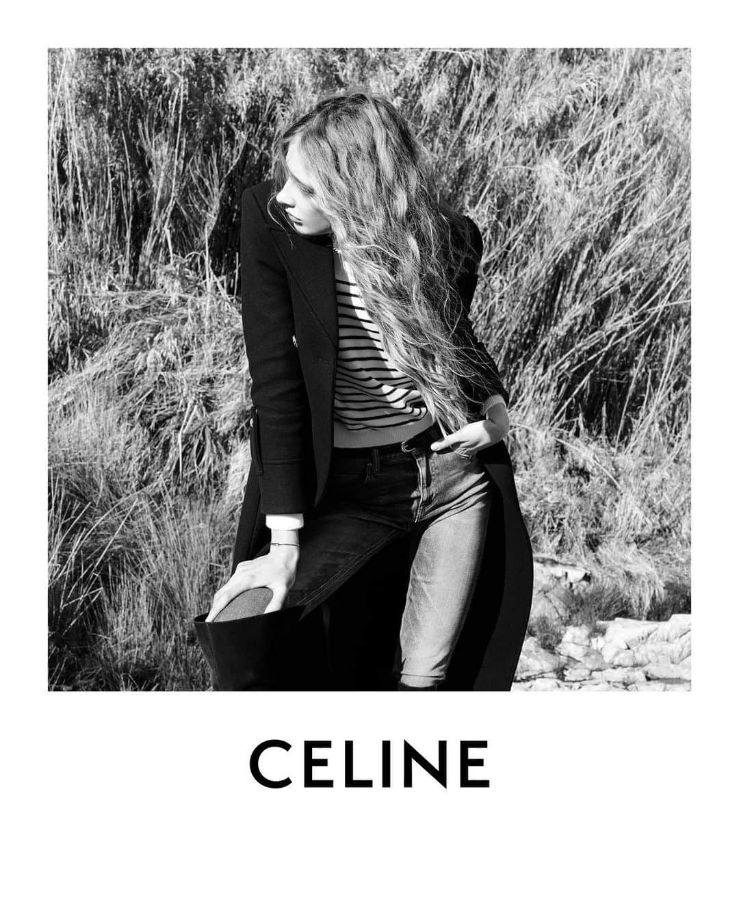 Celineさんのインスタグラム写真 - (CelineInstagram)「CELINE WINTER 20 PART 1 COLLECTION AVAILABLE NOW IN STORE AND AT CELINE.COM   ANNA FRANCESCA PHOTOGRAPHED BY HEDI SLIMANE IN SAINT-TROPEZ IN NOVEMBER 2019   #CELINEBYHEDISLIMANE」7月9日 22時52分 - celine