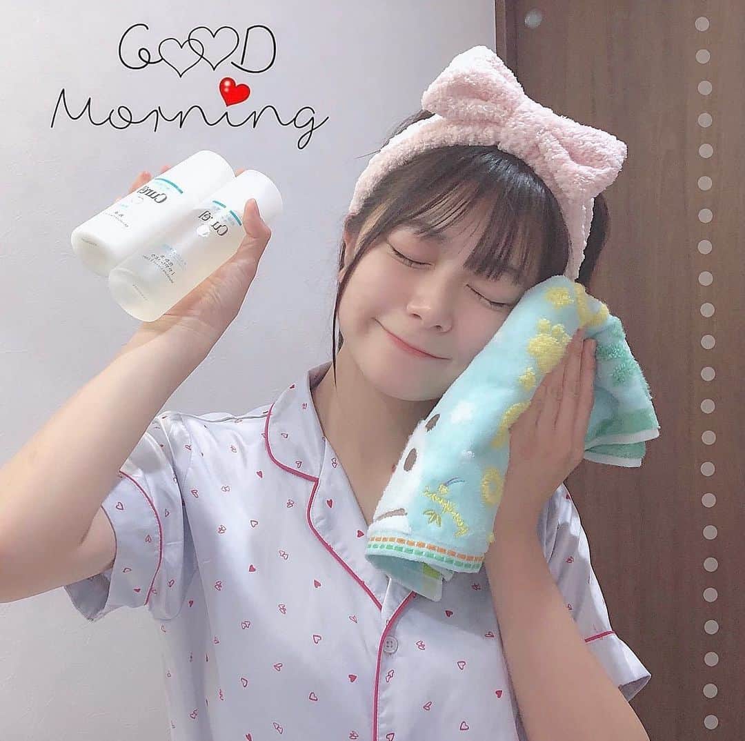 のインスタグラム：「． ． ばんくま🧸🎀 ． ． モーニングルーティン 🌞 私の朝はちょっぴり個性的（？） イヤホン付けて視聴することをおすすめします(＾＾) その理由はイヤホン付けて見てみると分かるかも🤤 ． YouTubeで 【Popteen まりくま】で検索してね！！ もしくわ、私のInstagramの プロフィールのURLからも飛べるよん🕊 ． ． PopteenTVにて私の個人動画が今日アップされました！🔑 7/10(明日)23:59までの36時間が勝負です！！ ． ． ． 明日からSHOWROOM配信バトルも始まります！！ 2枚目に明日の配信時間が乗ってるよ〜！ バトルが重なって大変だけど、 皆さんとなら乗り越えられる✊🏻 頑張るぞ〜〜(＾＾)‪‪❤︎‬ ． ． ． いつもいいね＆コメントありがとうございます🧸🎀 ． ． #まりくま #まりくま進化計画 #Popteen #ljk #手書き加工 #手書き #モーニングルーティン #モーニング #朝 #すっぴん #女子高生の朝 #女子高生 #パジャマ #gu #guコーデ #キュレル」