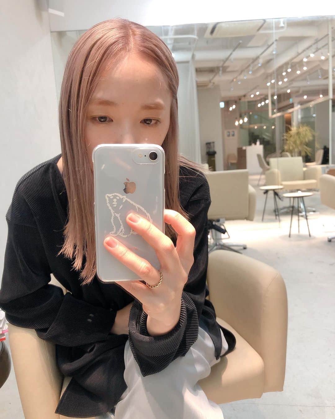 野々口祐子のインスタグラム：「ナイスなcolorは @hansakusari に🥰 #syan_tokyo #ブリーチカラー  #ハイトーンカラー」