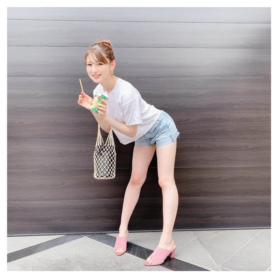 神志那結衣さんのインスタグラム写真 - (神志那結衣Instagram)「脚を細く見せるの術🔯」7月9日 23時19分 - jiina27
