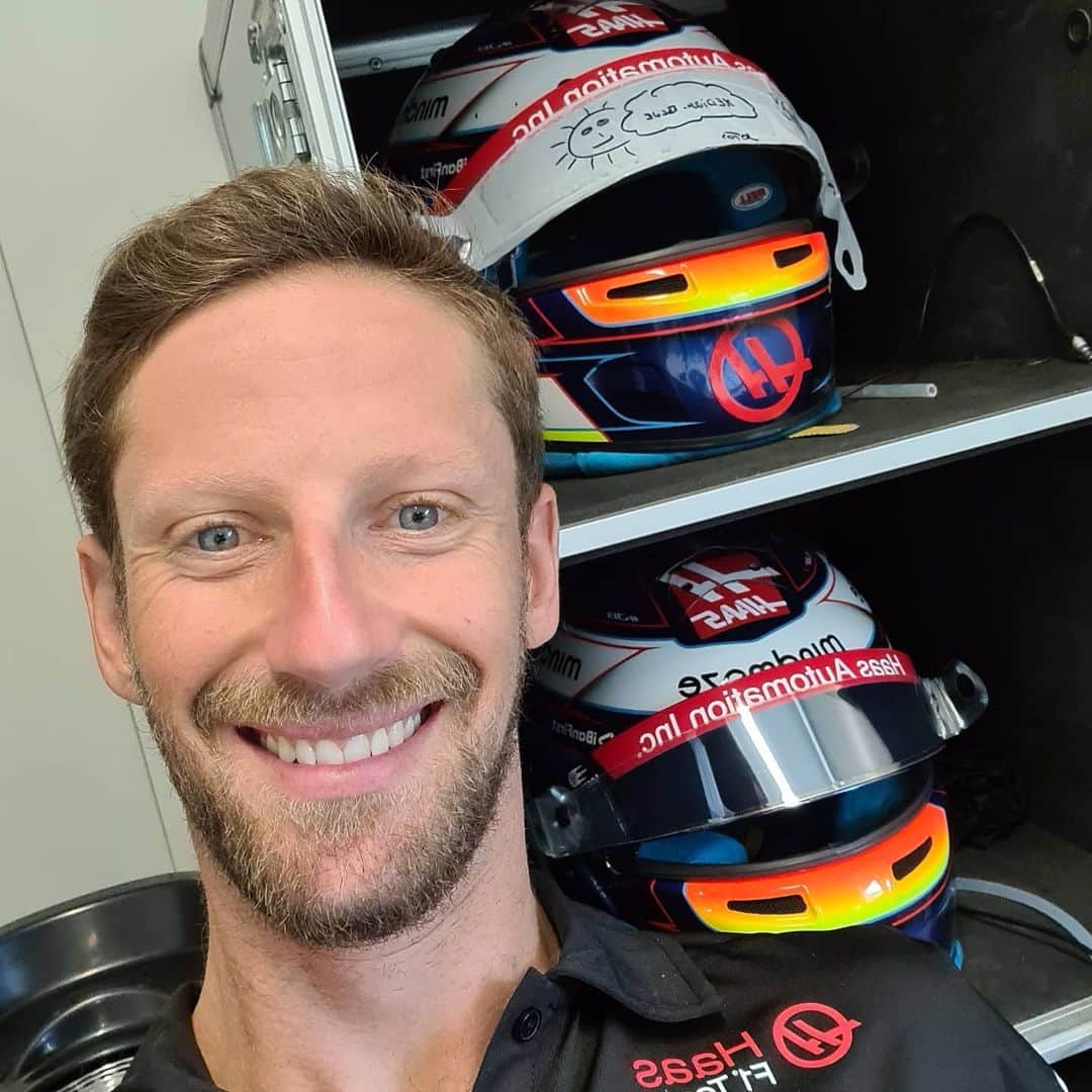ロマン・グロージャンのインスタグラム：「Set and ready 👍 #r8g #austriangp  @bs_designs_helmet @adripaviotdesigns」