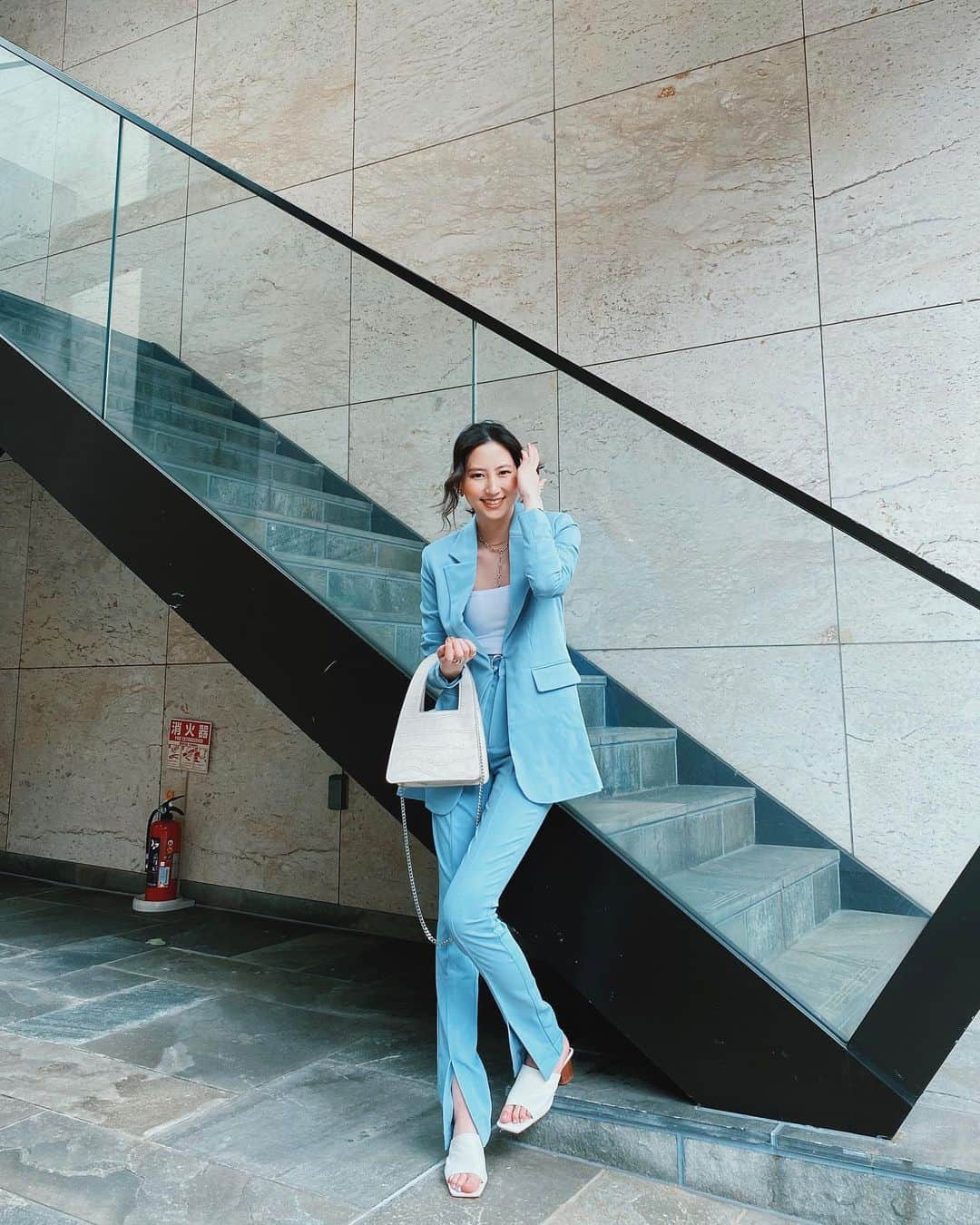 河北麻友子さんのインスタグラム写真 - (河北麻友子Instagram)「FASHION SUIT: Danielle Bernstein BAG&HEELS: ZARA #FASHION #OOTD #麻友コーデ」7月9日 23時24分 - mayukokawakitaofficial