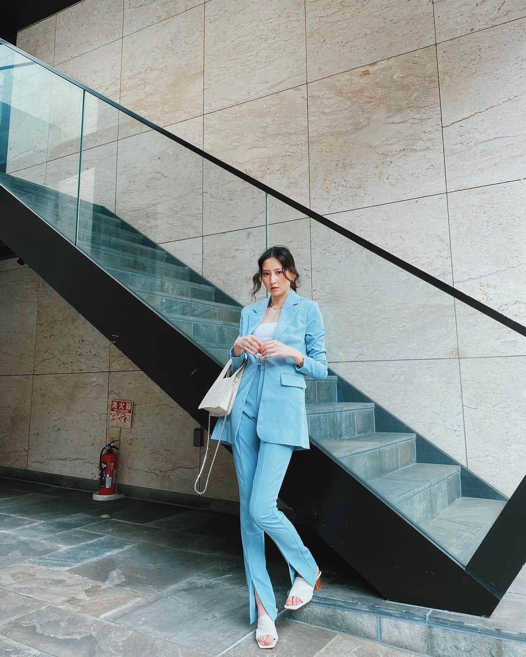 河北麻友子さんのインスタグラム写真 - (河北麻友子Instagram)「FASHION SUIT: Danielle Bernstein BAG&HEELS: ZARA #FASHION #OOTD #麻友コーデ」7月9日 23時24分 - mayukokawakitaofficial