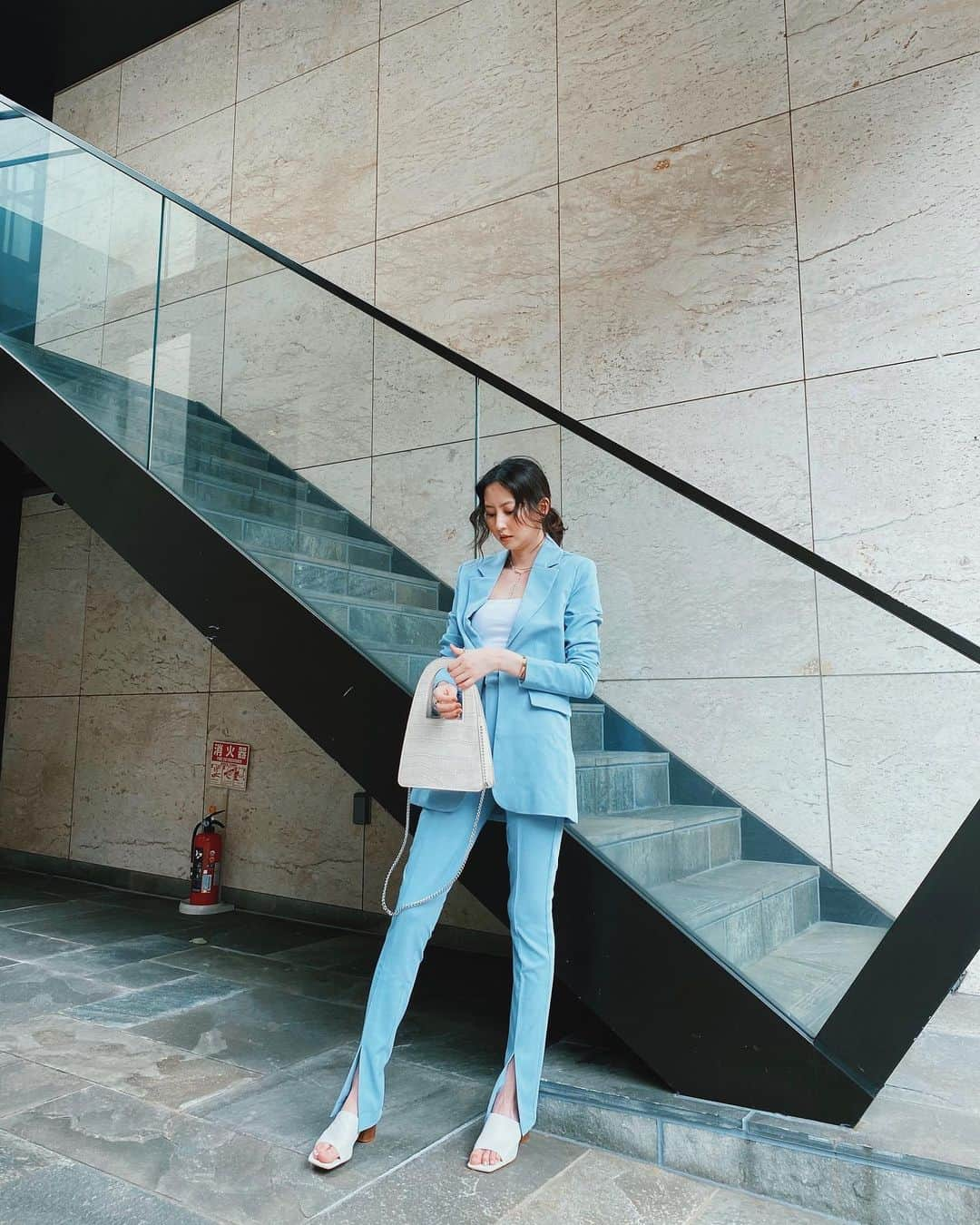 河北麻友子さんのインスタグラム写真 - (河北麻友子Instagram)「FASHION SUIT: Danielle Bernstein BAG&HEELS: ZARA #FASHION #OOTD #麻友コーデ」7月9日 23時24分 - mayukokawakitaofficial