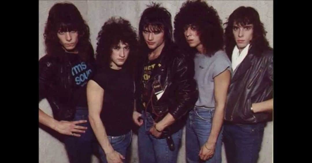 Queensrycheさんのインスタグラム写真 - (QueensrycheInstagram)「#tbt🔙📸 - circa 1983 - EP tour #queensryche #throwbackthursday #circa1983 #originalmembers #backintheday #soyoung #longhair #aquanet #eptour #memories」7月9日 23時34分 - queensrycheofficial
