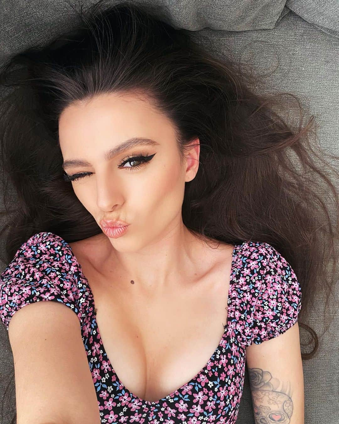 シェール・ロイドさんのインスタグラム写真 - (シェール・ロイドInstagram)「🌸」7月9日 23時41分 - cherlloyd