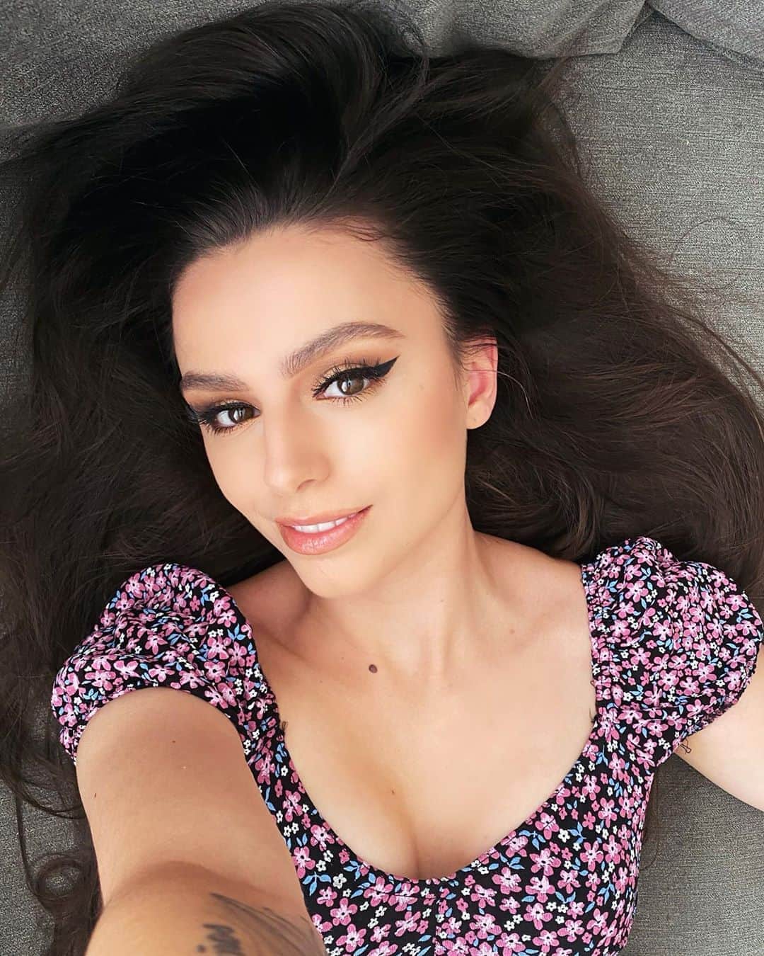 シェール・ロイドのインスタグラム：「🌸」