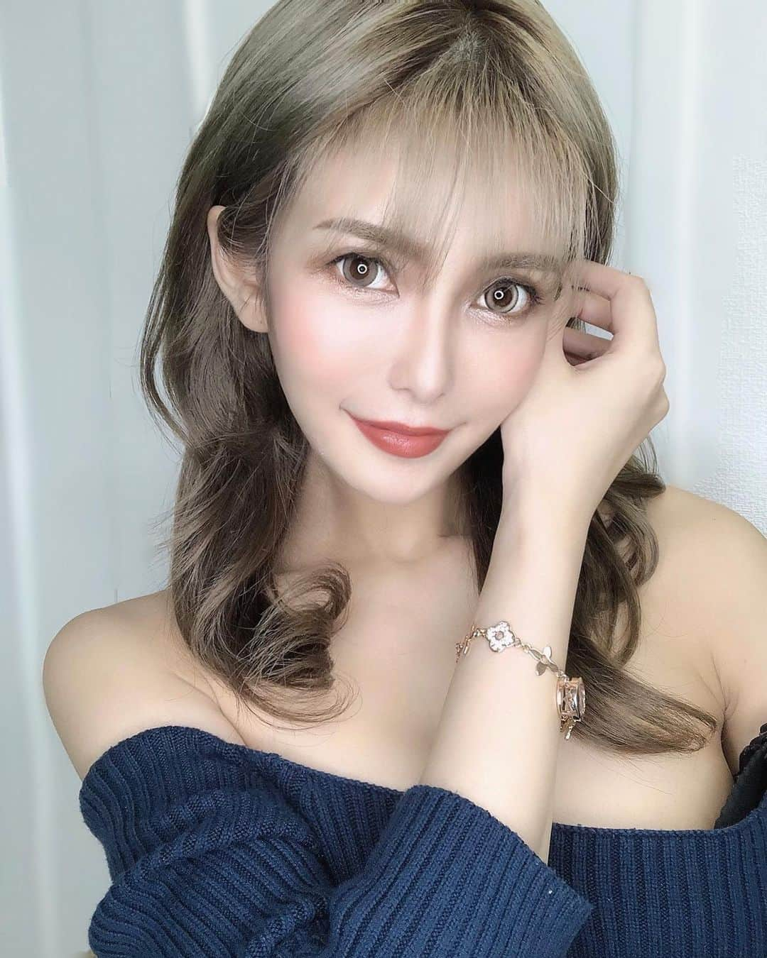 竹村寿美佳（すうちゃま）さんのインスタグラム写真 - (竹村寿美佳（すうちゃま）Instagram)「キラキラーん💎💓💞 最近つけてるお気に入り💍皆に可愛いて言われる👼   @goldencrown_official   _  #アクセ#ブレスレット#ファッション#コーデ#イメチェン#ヘアアレンジ#シースルーバング#メイク#ブラウンリップ#ハーフ#クウォーター#カラコン#モデル#キャンギャル#ダンサー#レースクイーン#新宿#渋谷#六本木#歌舞伎町#横浜#大阪#表参道#自撮り#セルカ#撮影#一眼レフ#girl#me#tokyo」7月10日 0時20分 - suuchamav3v