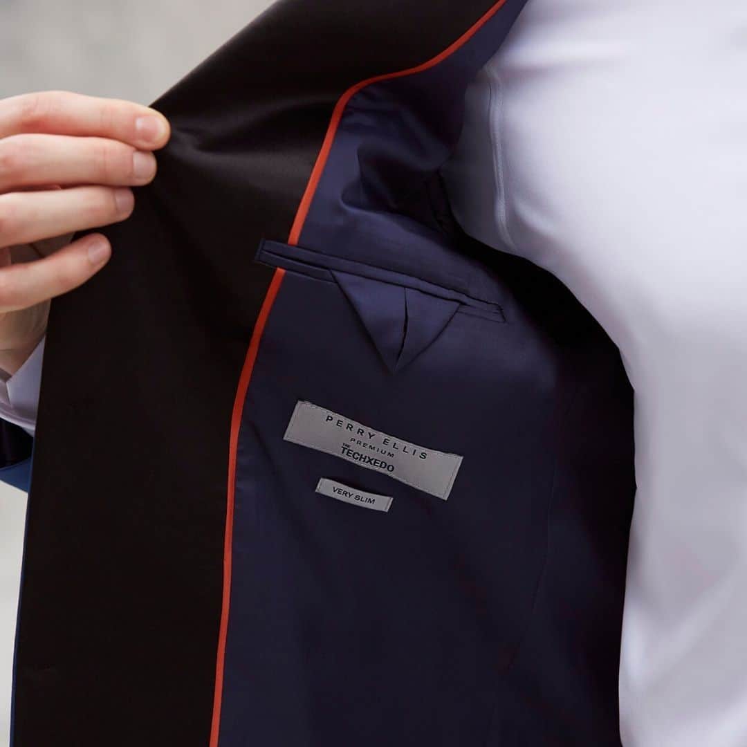 ペリーエリスのインスタグラム：「Dress to impress, always. Have you got your next look covered? #lifereadysince1976」