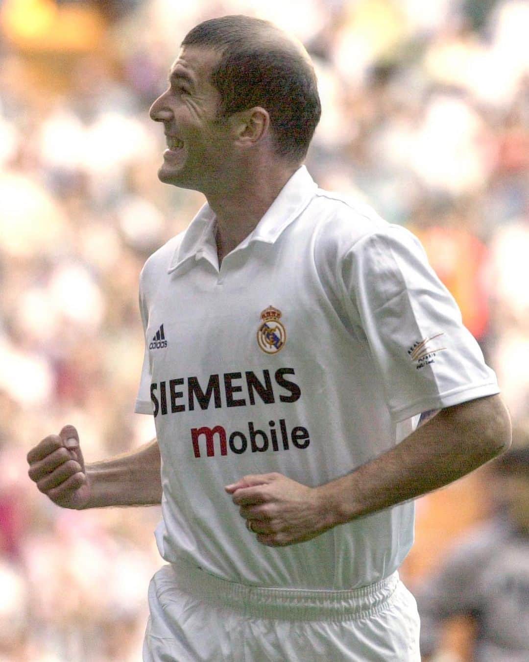 LFPさんのインスタグラム写真 - (LFPInstagram)「🌟 𝙇 𝙀 𝙂 𝙀 𝙉 𝘿 🌟 • 📸🔙 #OnThisDay 1️⃣9️⃣ years ago, @zidane was presented as a new @realmadrid player. 💜 • 📸🔙 #TalDíaComoHoy, hace 1️⃣9️⃣ años, #Zidane fue presentado como nuevo jugador del #RealMadrid. 💜 • #LaLiga #LaLigaSantander #Football #LaLigaHistory」7月10日 0時50分 - laliga