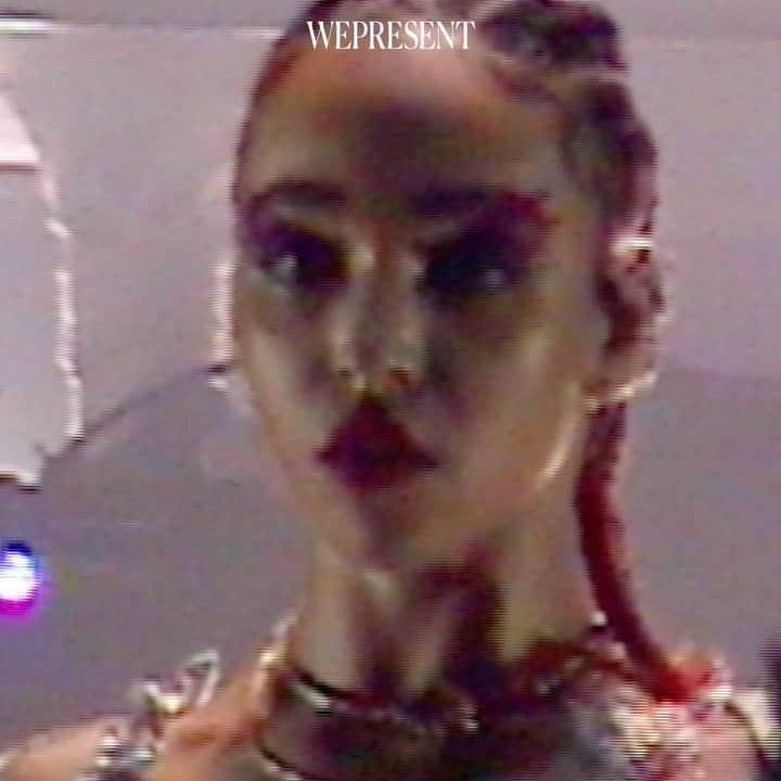 FKAツイッグスのインスタグラム：「thank you to @queenafua @afropunk for facilitating such a beautiful space and to all that attended who brought it to life. being able to birth nights like these makes me so grateful to be an artist. thank you to @blueflamelounge_ and @kharismawithak @_shaeyonce2_ for welcoming us into your space for self-love and healing. and also a big thank you to @djbradfield and @wepresent for being such a beautiful collaborator, i love our relationship. your heart is always in the right place. we are the womxn. WE ARE THE WOMXN.」