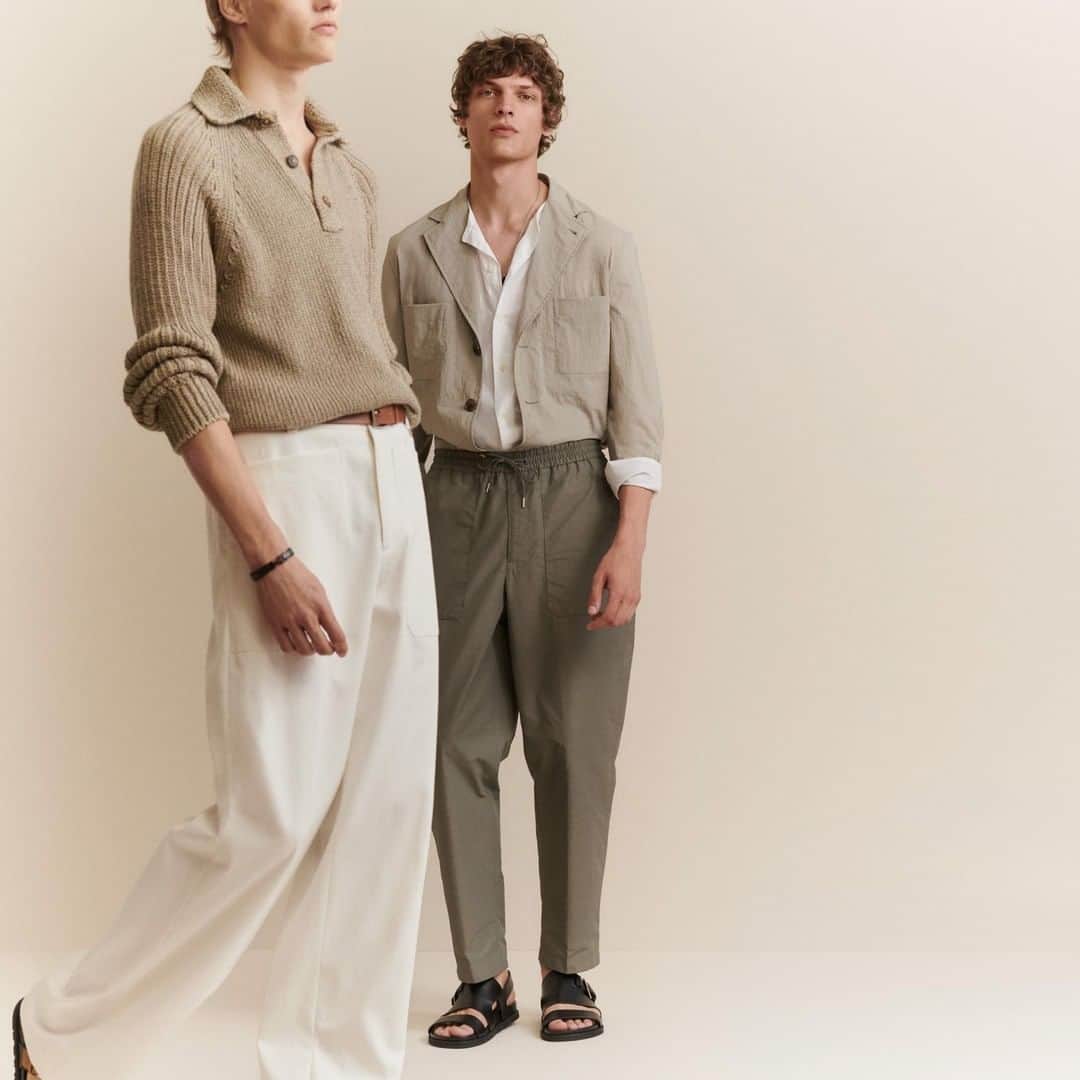 のインスタグラム：「Relaxing backstage.    #Carefreeexpression #Timelessinrealtime #SpringSummer #Hermes  #HermesHomme」