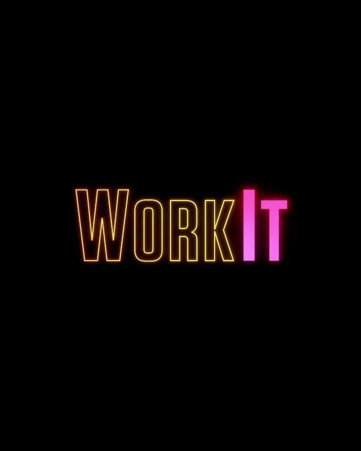 サブリナ・カーペンターのインスタグラム：「WORK IT AUGUST 7th @netflix」