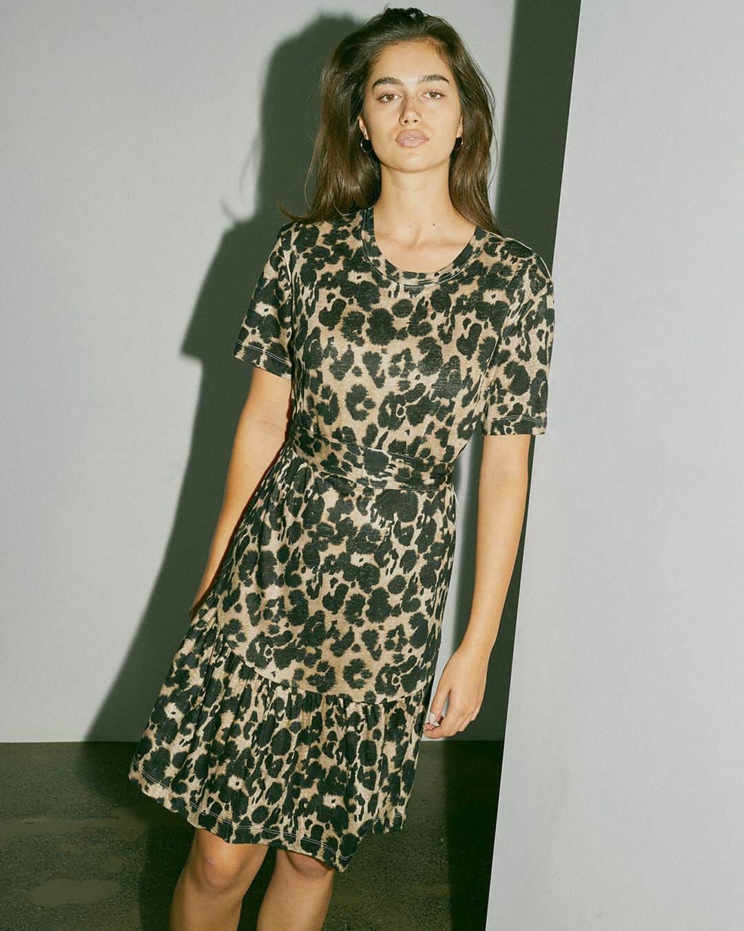 カレントエリオットのインスタグラム：「made with a tie waist and cut with just the right amount of drape to make it feminine, but with an abstract leopard print to add a little edge, the crystal is ready to take on any weekend plan🐾」