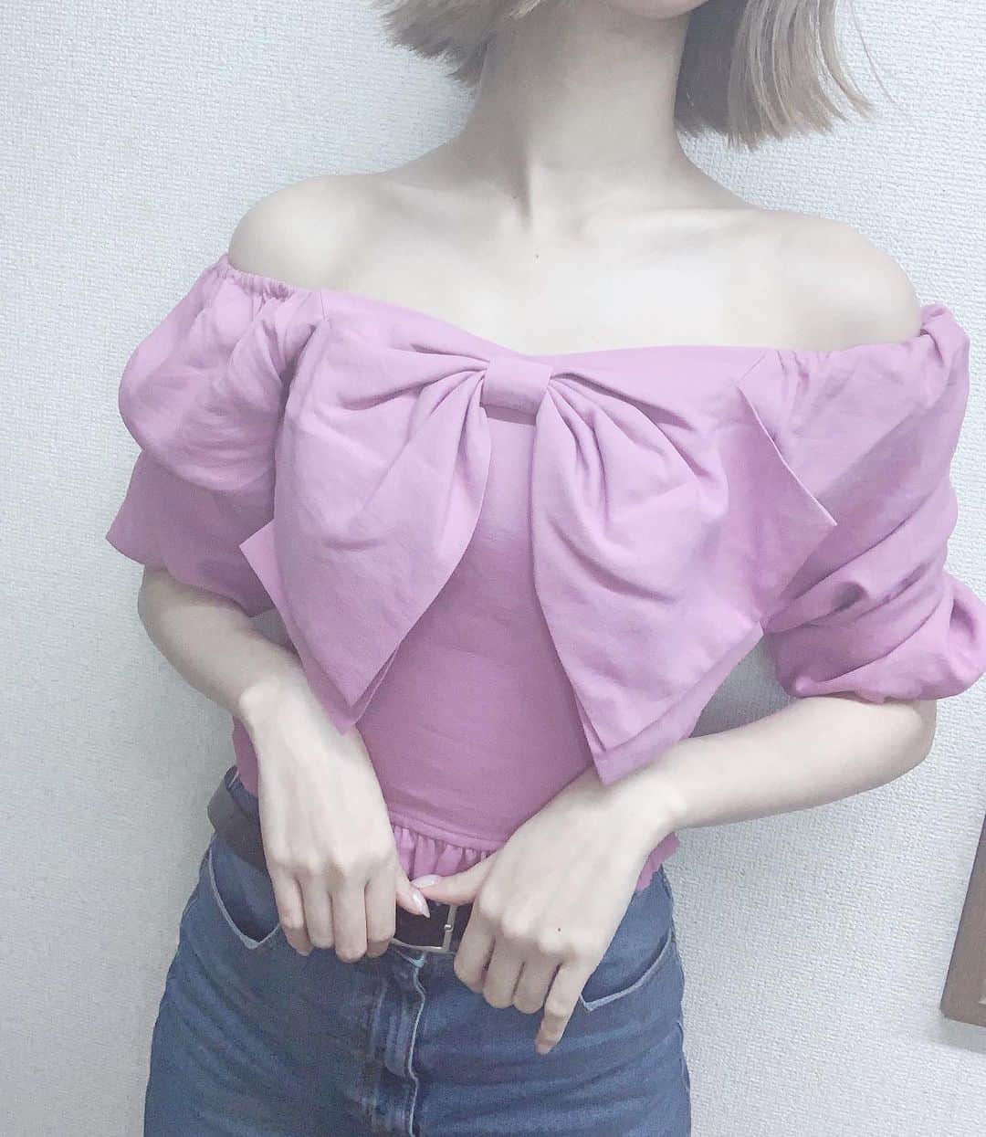 桑名利瑠のインスタグラム：「. . . 今日の私服♡珍しく、ピンク✖️リボン。 甘過ぎないのが好き🎵 たまにgirlyも良き❤︎❤︎ . . . #fashion #outfit #outfitoftheday #followｍe #l4l #followforfollowback #makeup #make #selfie #selca #instafashion #instagood #instalike #code #pink #デニム #miia #gu #プチプラ #style #me #ショートボブ #photooftheday #도쿄 #아이돌 #모델 #패션 #아티스트 #アイドル #ガーリー」