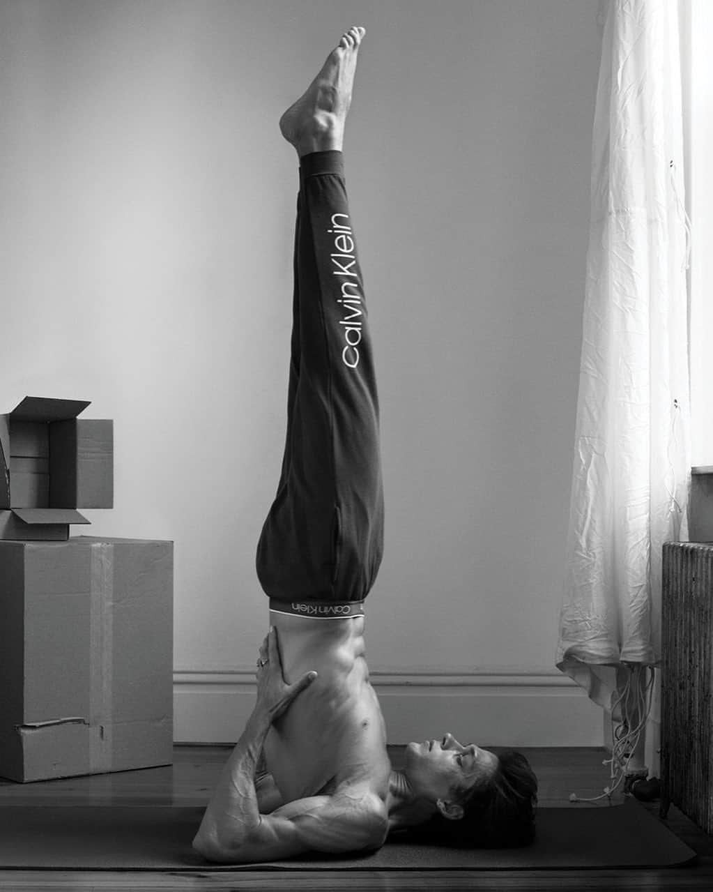 Calvin Kleinさんのインスタグラム写真 - (Calvin KleinInstagram)「@ethanjamesgreen in the Logo Pull-On Joggers. #MYCALVINS」7月10日 2時21分 - calvinklein