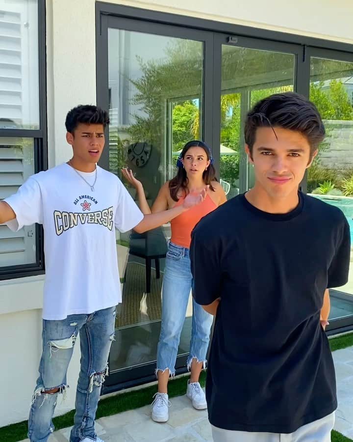 Brent Riveraのインスタグラム：「Mr steal yo girl😎 @andrewdavila_ @piersonwodzynski」