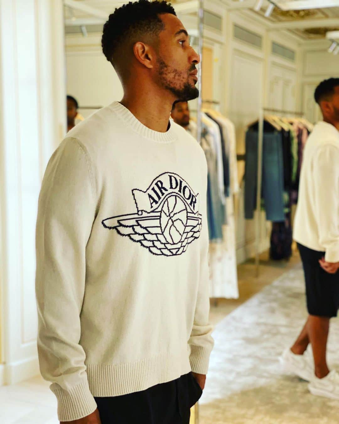 ウィリアム・ヴァンクールのインスタグラム：「Air Dior」