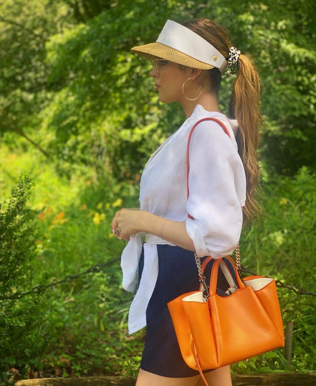 エリザベス・ギリースのインスタグラム：「🍊 🍊 🍊」