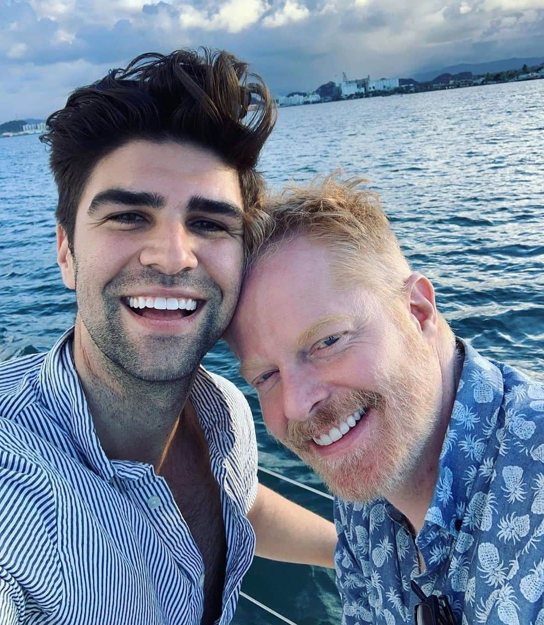 People Magazineさんのインスタグラム写真 - (People MagazineInstagram)「Jesse Tyler Ferguson is a dad! 💕 The actor and his husband Justin Mikita have welcomed a "little bundle of joy" — Beckett Mercer Ferguson-Mikita. "The new parents are overjoyed and excited for this new journey as a family of three." Tap our link in bio for the sweet, exclusive details. 🍼 |#Regram @justinmikita」7月10日 4時01分 - people