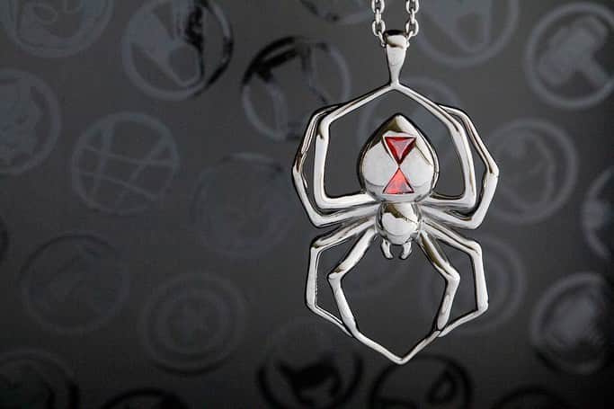 Marvel Entertainmentさんのインスタグラム写真 - (Marvel EntertainmentInstagram)「Bold and fearless style. 🕷 Introducing the Marvel x @RockLoveJewelry Black Widow collection, available now on RockLove.com.」7月10日 4時23分 - marvel