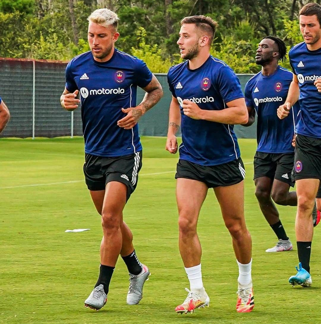 アルバロ・メドランのインスタグラム：「Getting ready for our new group 🏆💪🏼 @chicagofire #MLSisBack #cffc」