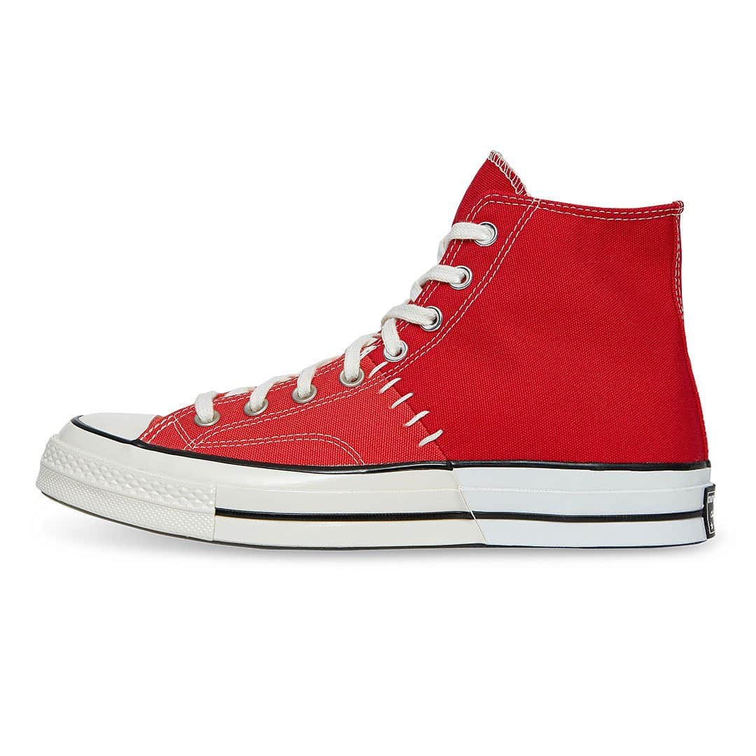 HYPEBEASTさんのインスタグラム写真 - (HYPEBEASTInstagram)「@hypebeastkicks: @slamjam and @converse have teamed up for a reconstructed Chuck 70 in vivid red. Previously releasing a black and "Egret" pair, Slam Jam is now offering a red colorway crafted with premium materials, deliberate nuances, and extraordinary attention to detail. The upper is split between two different shades of red and is stitched together using white thread right down the middle. These are available now in limited sizing via Slam Jam's webstore.⁠⠀ Photo: Slam Jam」7月10日 4時24分 - hypebeast