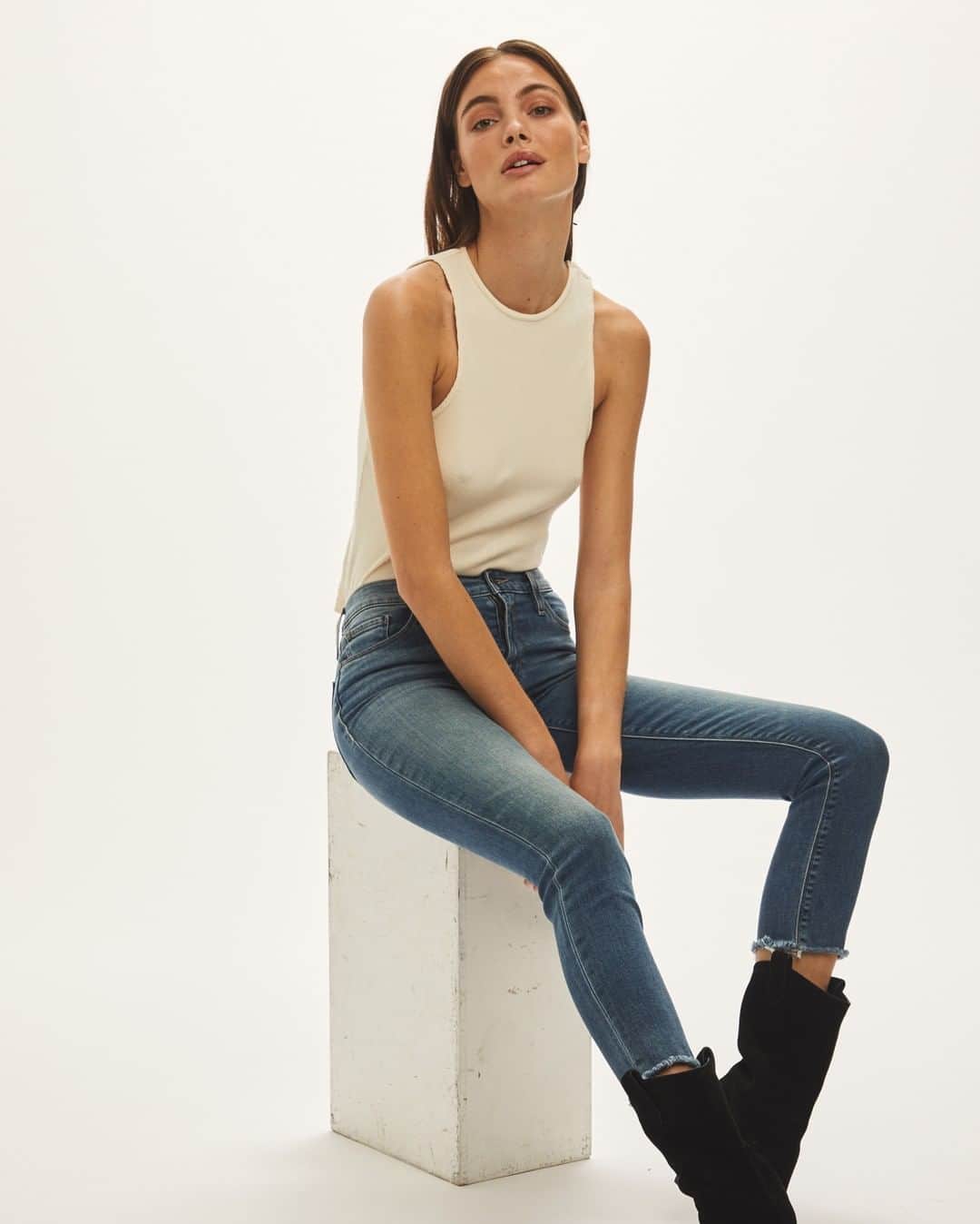 ハドソンのインスタグラム：「Vintage washes, pastel tones, all things cropped. Our Pre-Fall 2020 Collection is now live.」