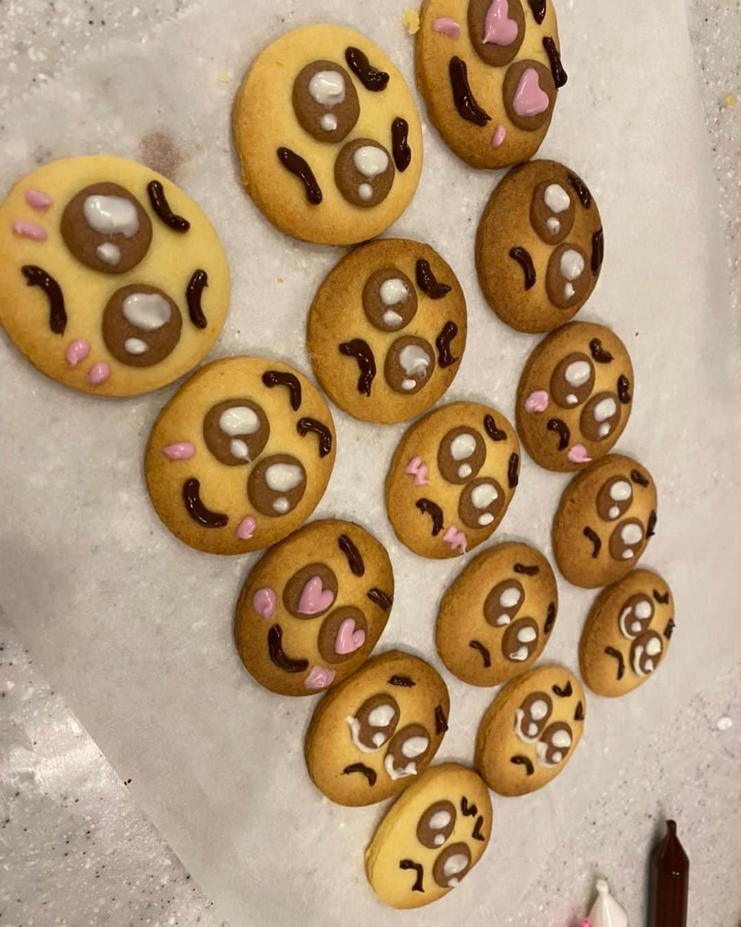 原田怜奈のインスタグラム：「ぴえんクッキー💕 おきいと作ったよ❣️ . . . . . #ぴえんクッキー」