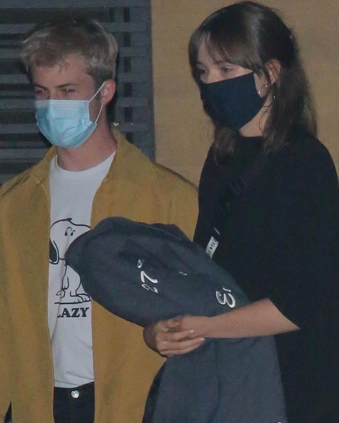 Just Jaredさんのインスタグラム写真 - (Just JaredInstagram)「@dylanminnette & girlfriend @lydianight head home after enjoying a dinner date at Nobu! #DylanMinnette #LydiaNight Photos: Backgrid」7月10日 15時32分 - justjared