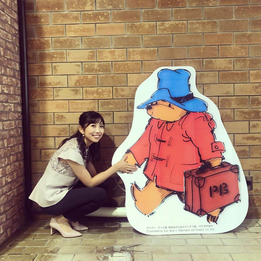 黒田菜月さんのインスタグラム写真 - (黒田菜月Instagram)「【くまのパディントン展】の開会式の司会をさせていただきました🐻✨ いろんな顔、いろんな姿のパディントンがいますが、みんな“パディントン”なんですって👍 みんな違ってみんないい。それがパディントン。素敵❤️ 可愛くて優しさ溢れるパディントンの世界を、ぜひお楽しみください🥰 フォトスポットもいっぱいです📸❣️ . #くまのパディントン展 #浜松市美術館 @hamamatsushibi」7月10日 15時35分 - nyaaatsuki_krd