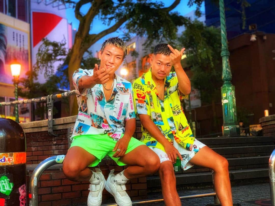 亀田京之介のインスタグラム：「. . .  目立ってなんぼ🖕🏾  #🐙#🍥 #アメ村」