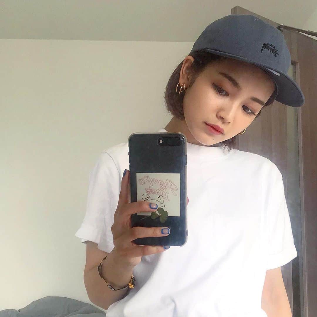 富久美玲のインスタグラム：「_ . 🆕 @stussy  . お久しぶりに帽子を新調しました！ . 髪が伸びてきたので帽子かぶっても ボーイッシュになりすぎずで良き🥺 これからまた帽子率高くなりますw .  #mireistylecode#ootd#帽子#キャップ#stussy」