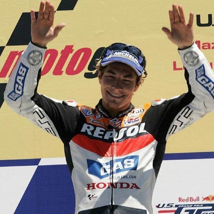 MotoGPさんのインスタグラム写真 - (MotoGPInstagram)「#OnThisDay at the 2005 US GP our Kentucky Kid took his first ever GP win! 🏆 We miss you Nicky! ❤️ #RideOnKentuckyKid #MotoGP」7月10日 16時00分 - motogp