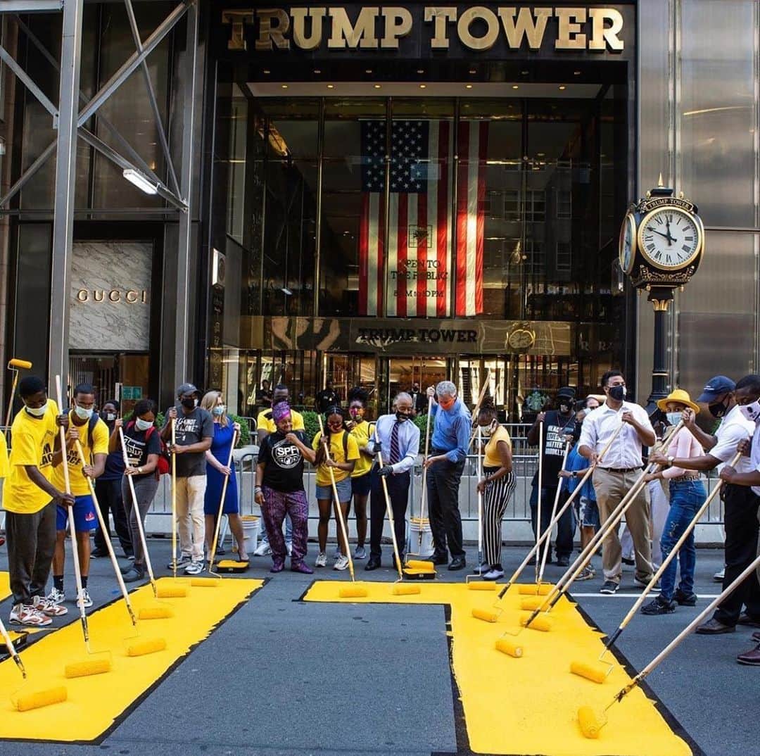 のインスタグラム：「Best thing I’ve seen today. Congrats to @nycmayor and BLM for getting this done. 📸 @demetrius.freeman  #ilovenewyork #hometown」