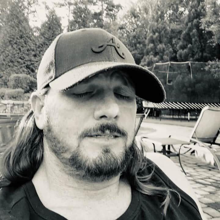 アレン・ジョーンズのインスタグラム：「My last time on mixer.com/STYLESCLASH 9pm est😢 so sad!」