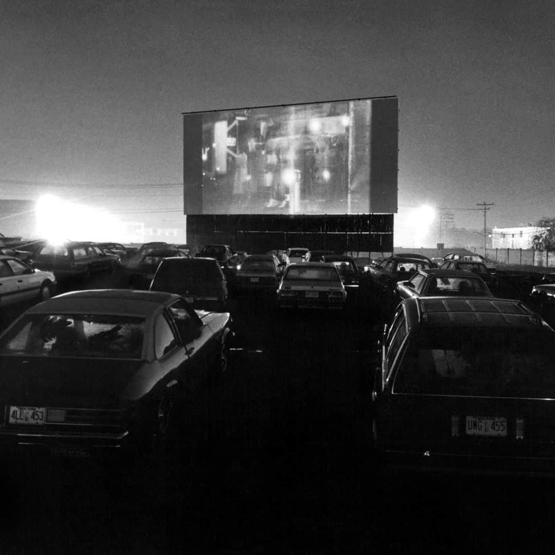 ニューヨーク・タイムズさんのインスタグラム写真 - (ニューヨーク・タイムズInstagram)「Drive-ins are a rarity these days, but they were once a formative moviegoing experience for many Americans — including a young boy who went on to be a director.   Peter Ramsey, now a director living in Los Angeles, recalls the experience of driving up to the big screen.    “I remember the surprise and confusion I felt when my mother got out pajamas for Eric and me, onesies, with the little feet, and told us we were wearing them to the movies,” he writes. “What? And here was my brown corduroy jacket, over my pajamas? What was going on here?”   These days, the number of drive-in theaters is nothing like its peak at just over 4,000 across the country in the late 1950s. They flourished until the ’80s, before being undone by the rise of indoor shopping malls and multiplex theaters. Now, there are about 300 left.   But in the age of a pandemic, their closures are less frequent, and there are even new ones opening. Drive-ins are the perfect fit for this time of social distancing, as well as a communal theatrical experience novel enough to tear us away from our sofas and the clutches of the streaming services. Tap the link in our bio to read more about Peter’s experiences of seeing paradise from behind a dashboard. Photos by Michael Shavel, Sam Falk and Suzanne DeChillo. #tbt」7月10日 10時16分 - nytimes